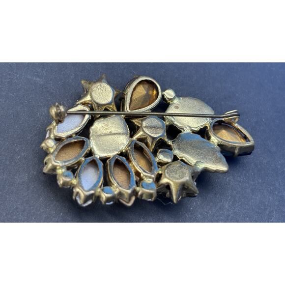 Vintage Weiss style Carved thermoset Leaf Brooch AB Rhinestone Gold-tone - Picture 9 of 16